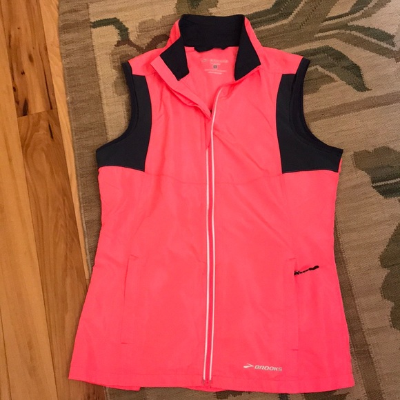 Brooks running vest - Picture 1 of 3